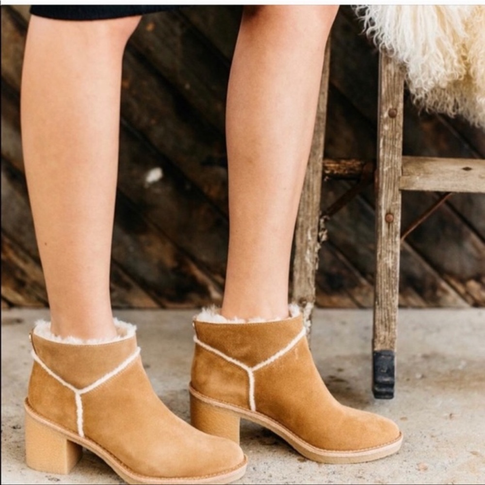 Ugg Kasen Suede Ankle Boots Size 11
